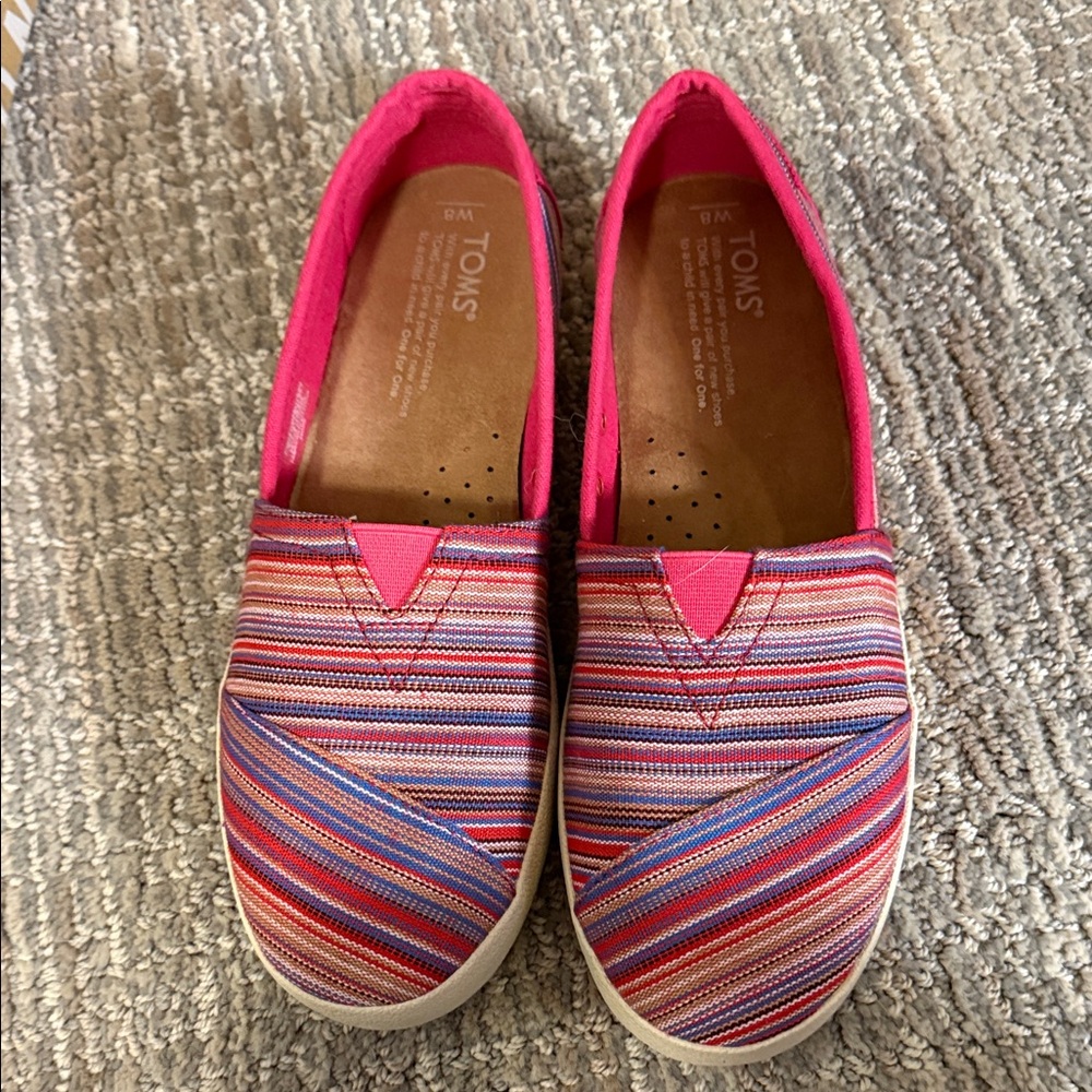 NEW TOMS Women's Pink and Blue Striped Avalon Sneaker Flats Size 8